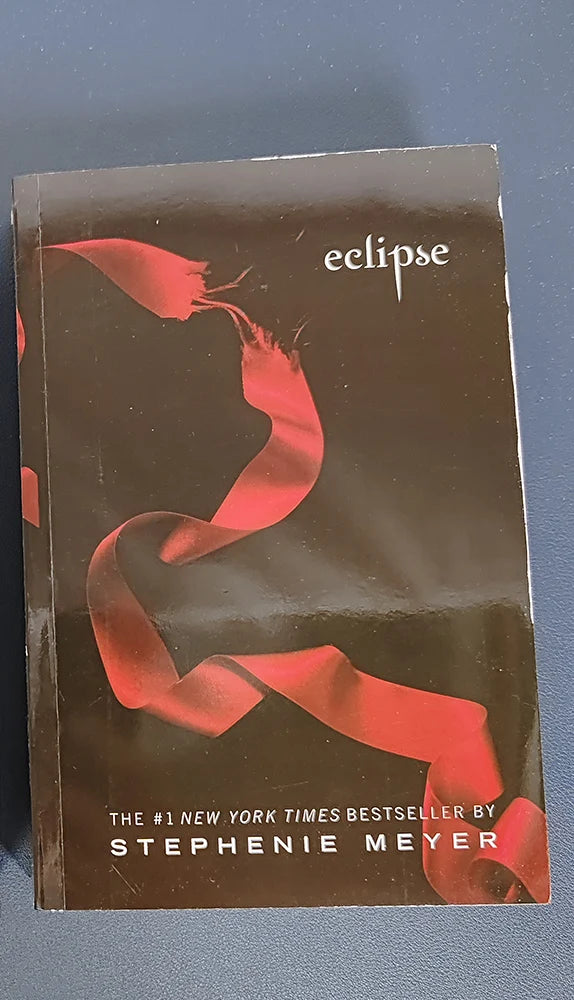 The Twilight Saga 1-2-3-4 English Novel book twilight new moon eclipse breaking dawn 1pc book