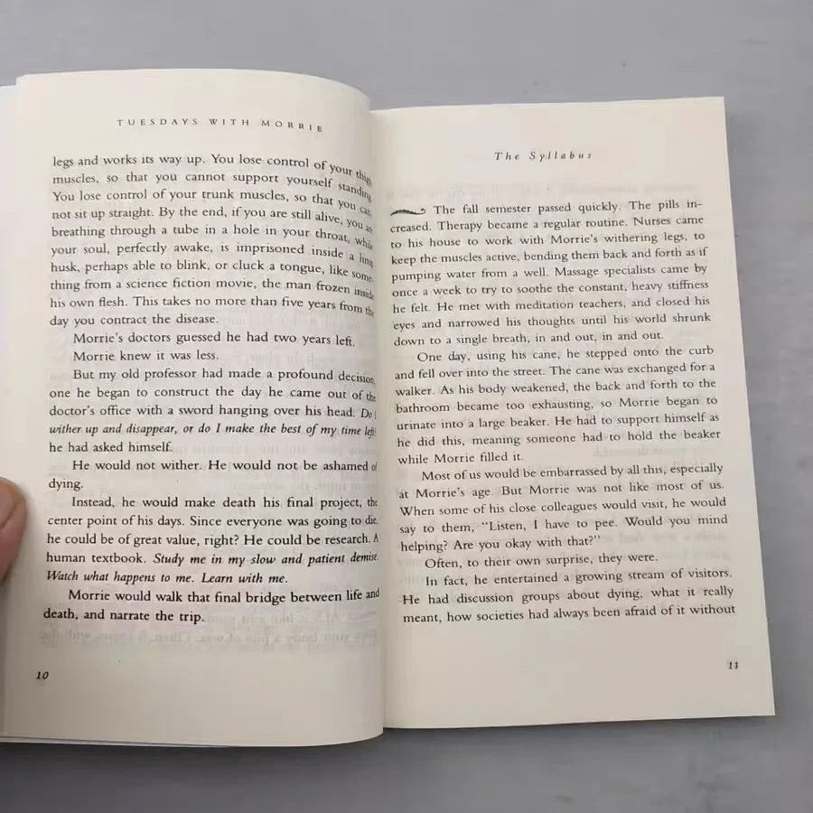 Tuesdays With Morrie Life's Greatest Lesson Book by Mitch Albom The Meaning of Life Adult English Reading Books