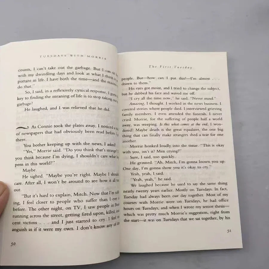 Tuesdays With Morrie Life's Greatest Lesson Book by Mitch Albom The Meaning of Life Adult English Reading Books